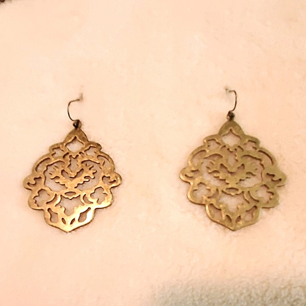 Avon Proud Heritage Collection Necklace & Earrings - Picture 4 of 4